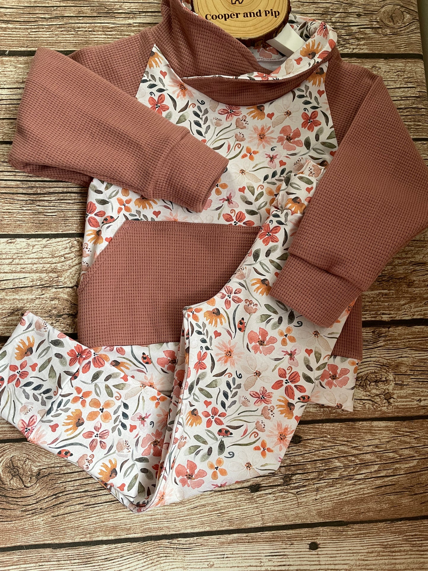 Hoodies and sweaters-budding
