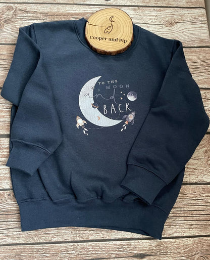 Plain sweater with transfer